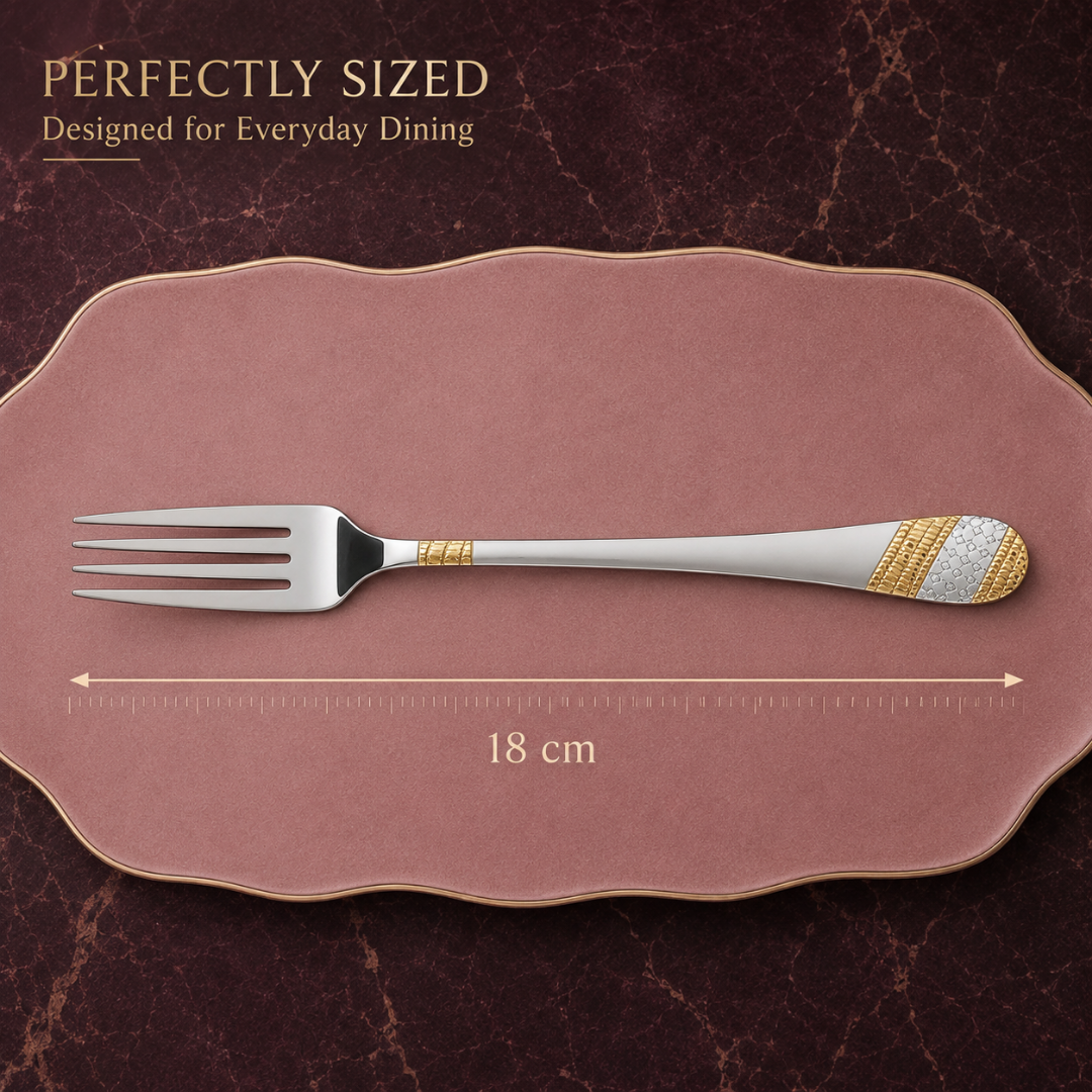 FnS Imperio stainless steel dinner fork with 24K gold-plated detailed handle, measuring 18 cm for everyday dining use.
