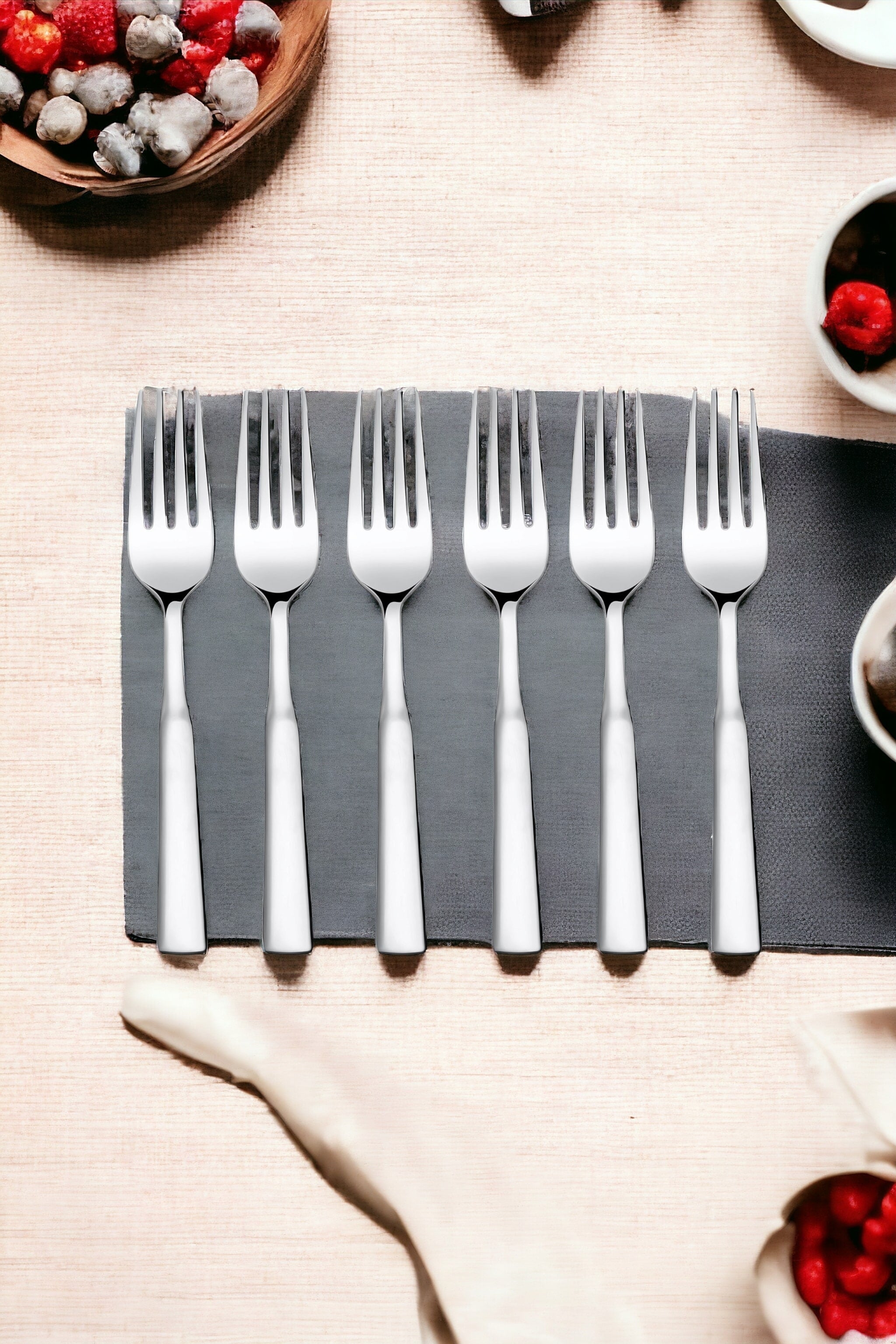 Montavo by FnS Lisbon Stainless Steel Dinner Forks Set of 6 Forks, for Home, Kitchen and Dinning