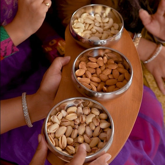 FNS Brazos Stainless Steel Serving Bowl Set of 3 with Wooden Finish Tray & Lids