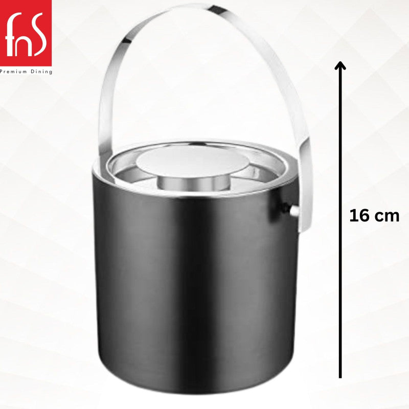 Black double-walled ice bucket with measurement indicator showing 16 cm height specification on white background