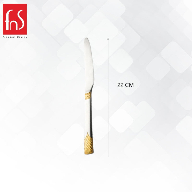 Single August dinner knife measuring 22cm in length with gold textured bands on handle, displayed on white geometric background with FnS branding.