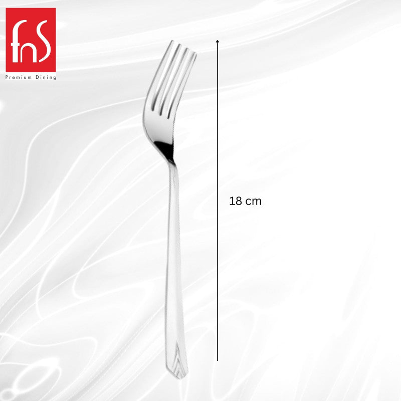 Single fork showing 18cm length measurement on white plate background